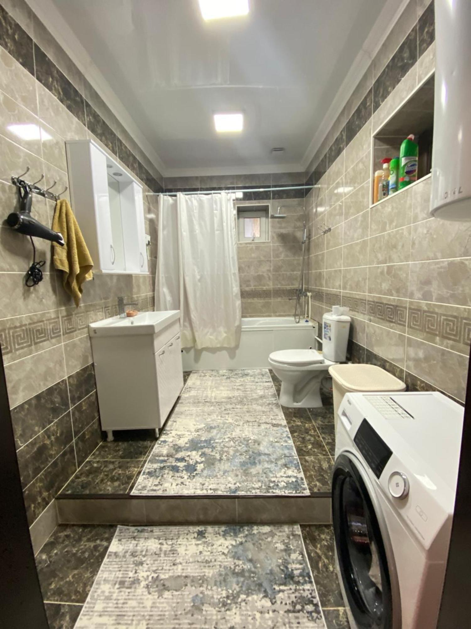 Guest House Glover Karakol Ngoại thất bức ảnh